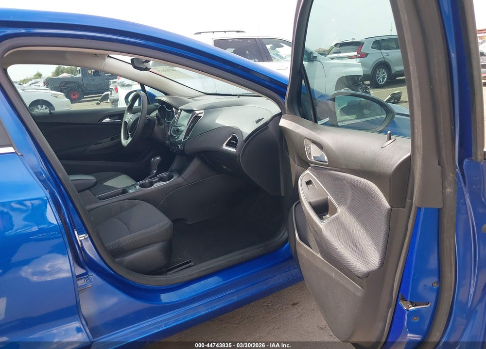 2018 CHEVROLET CRUZE LT AUTO VIN: 1G1BE5SM1J7185457