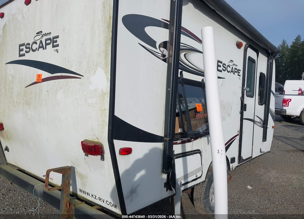 2015 VENTURE SPREE VIN: 4EZTA1611F4033850