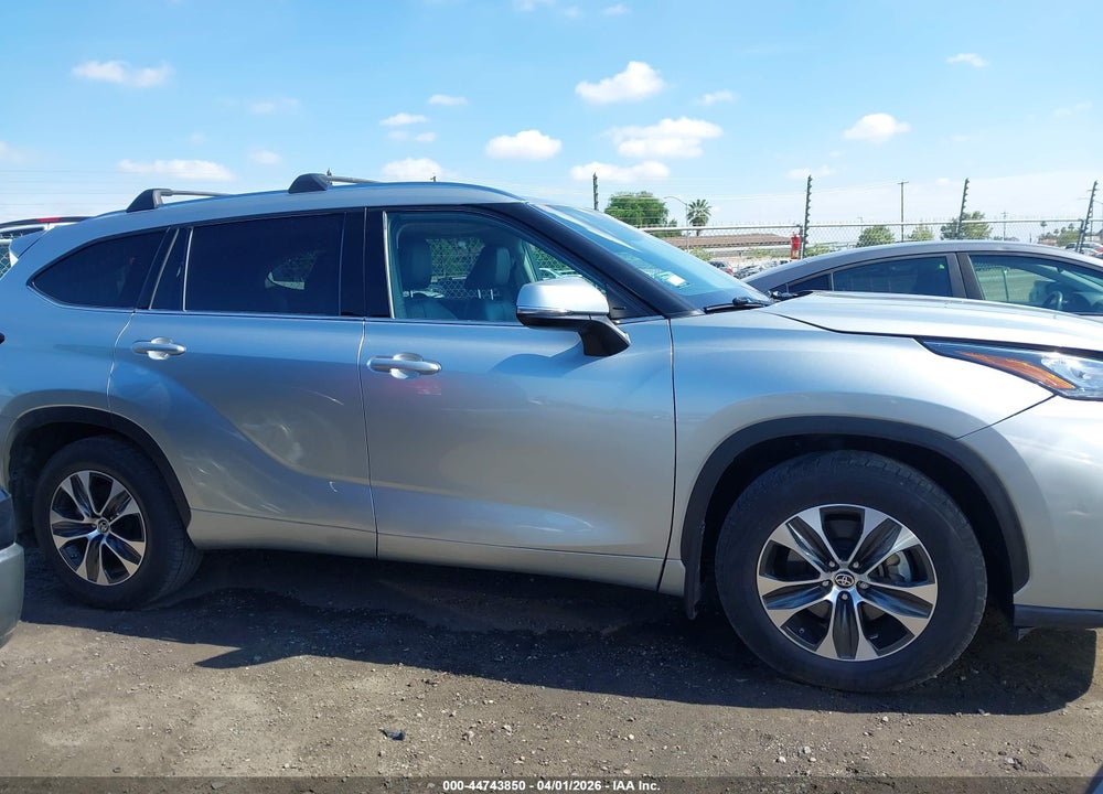 2020 TOYOTA HIGHLANDER XLE VIN: 5TDGZRAH7LS505032