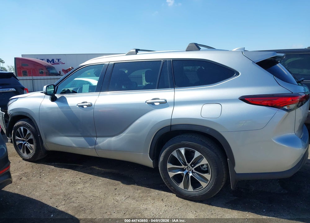 2020 TOYOTA HIGHLANDER XLE VIN: 5TDGZRAH7LS505032