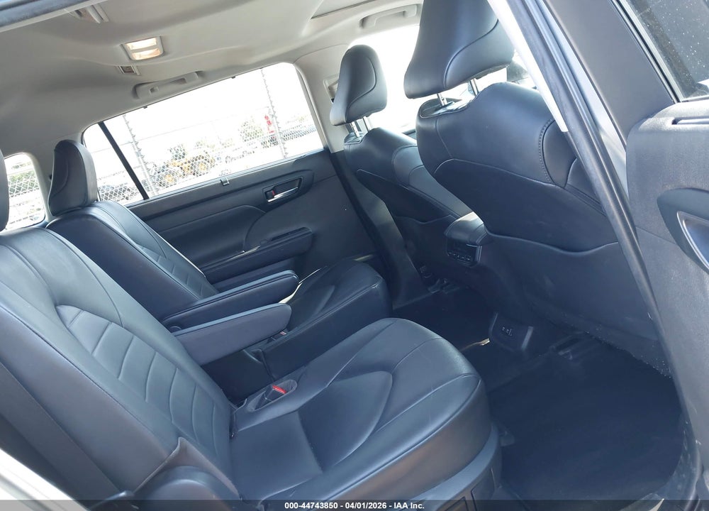 2020 TOYOTA HIGHLANDER XLE VIN: 5TDGZRAH7LS505032