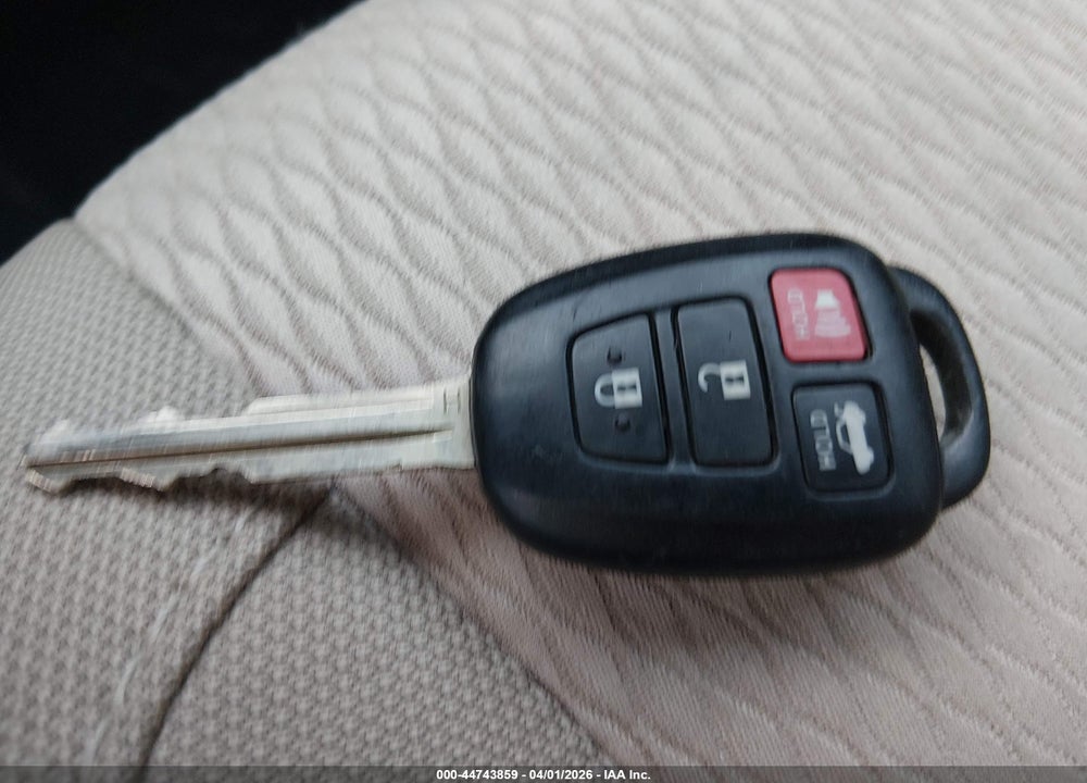 2015 TOYOTA COROLLA LE VIN: 2T1BURHE9FC343289