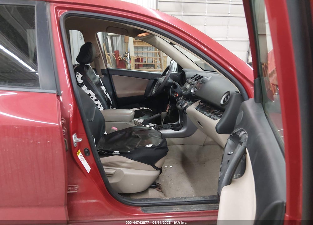 2008 TOYOTA RAV4 BASE V6 VIN: JTMBK33V385043127