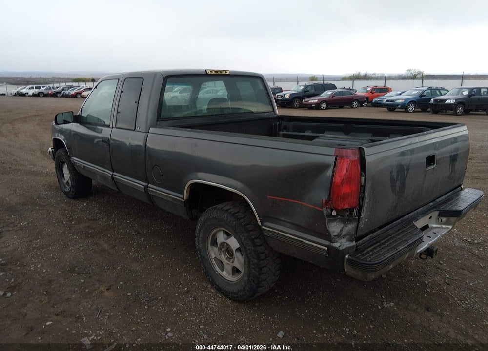 1999 CHEVROLET K1500 LS VIN: 1GCEK19R0XR105585