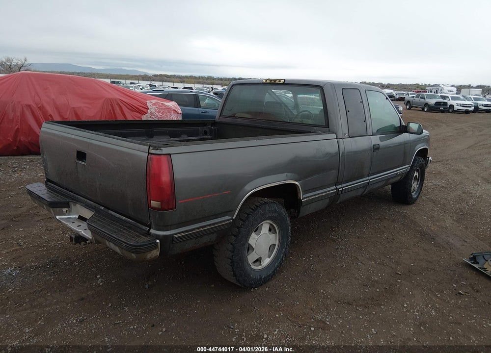 1999 CHEVROLET K1500 LS VIN: 1GCEK19R0XR105585