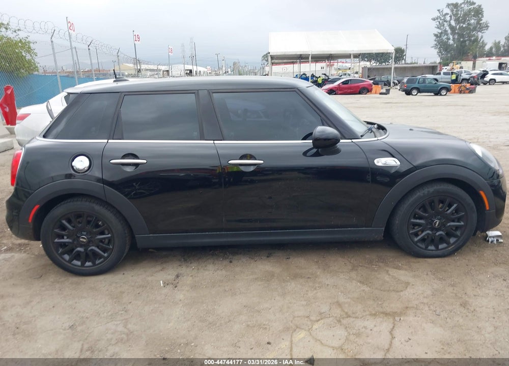 2019 MINI COOPER S VIN: WMWXU3C50K2L25246