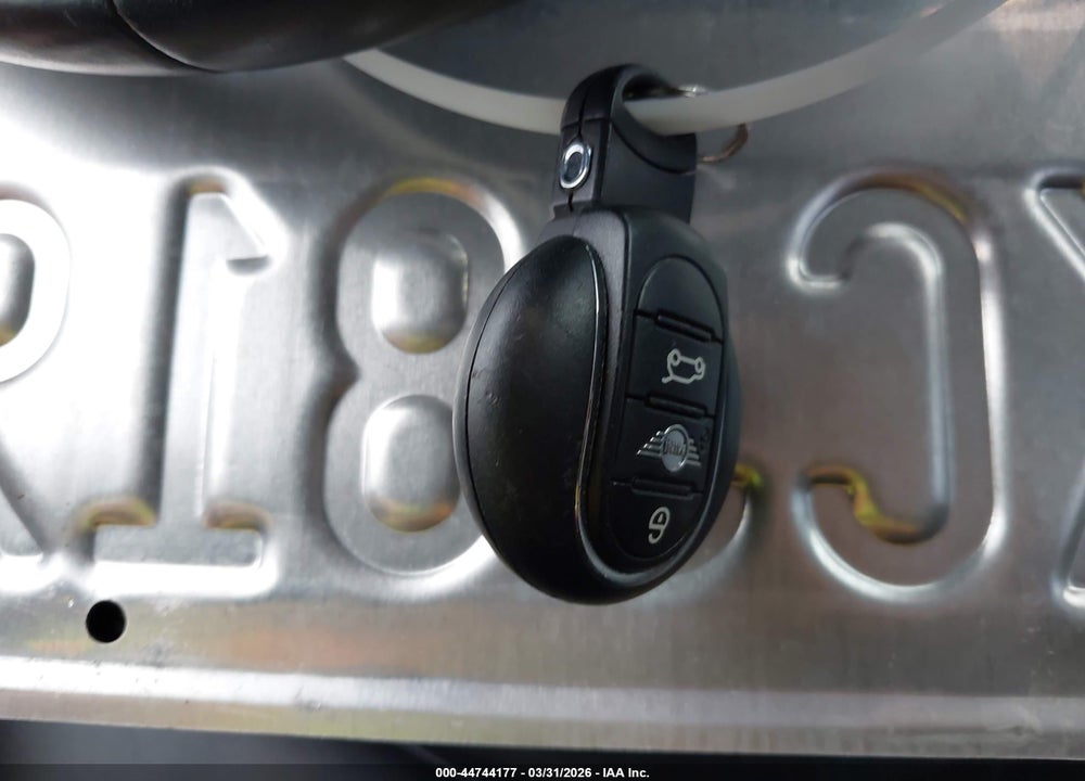 2019 MINI COOPER S VIN: WMWXU3C50K2L25246
