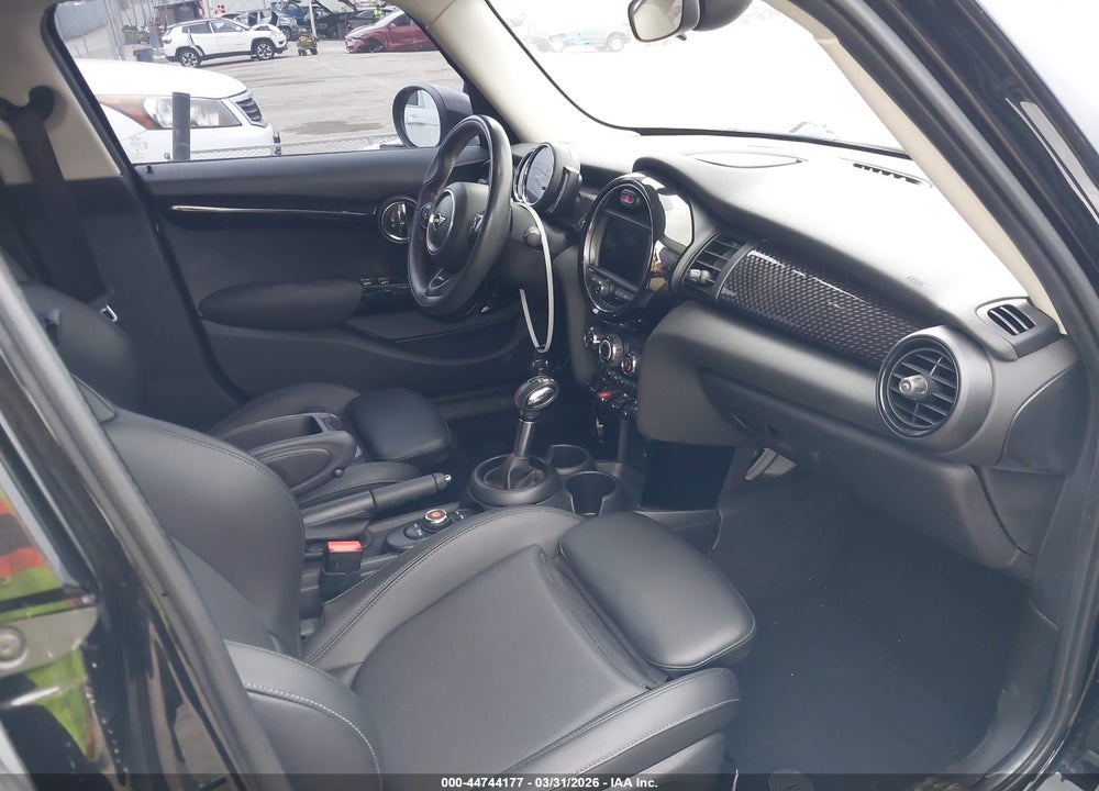 2019 MINI COOPER S VIN: WMWXU3C50K2L25246