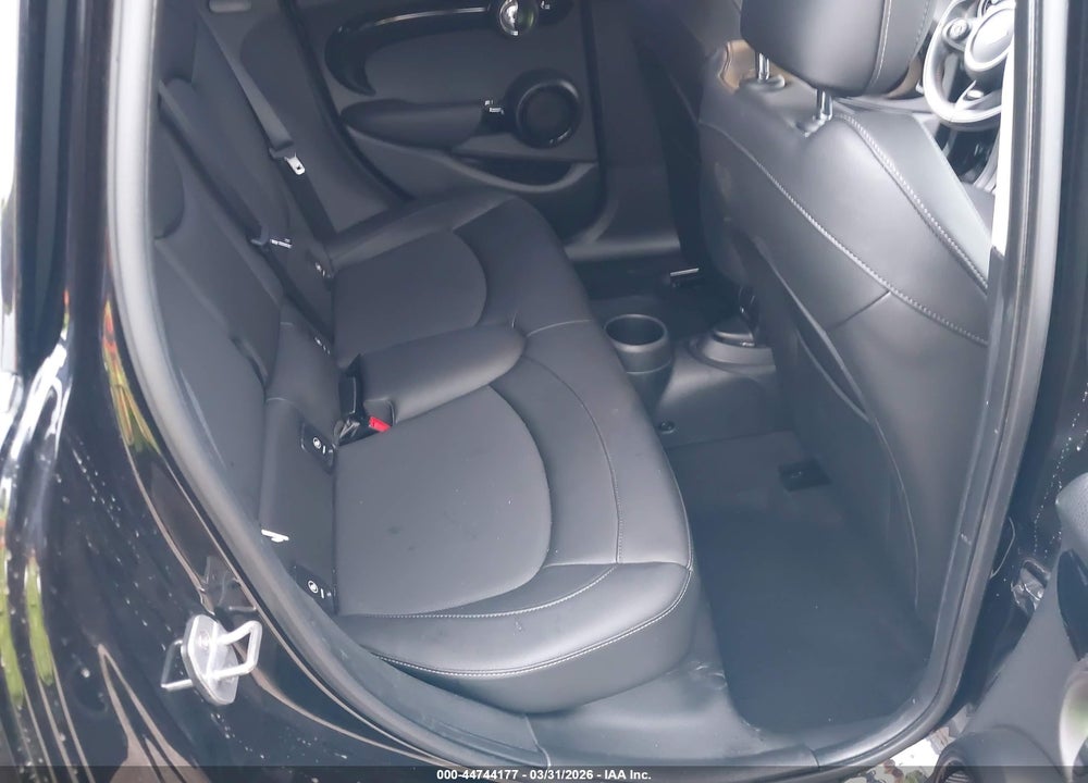 2019 MINI COOPER S VIN: WMWXU3C50K2L25246