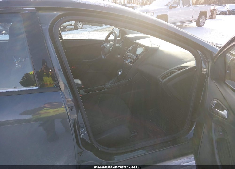 2017 FORD FOCUS SEL VIN: 1FADP3H2XHL320365