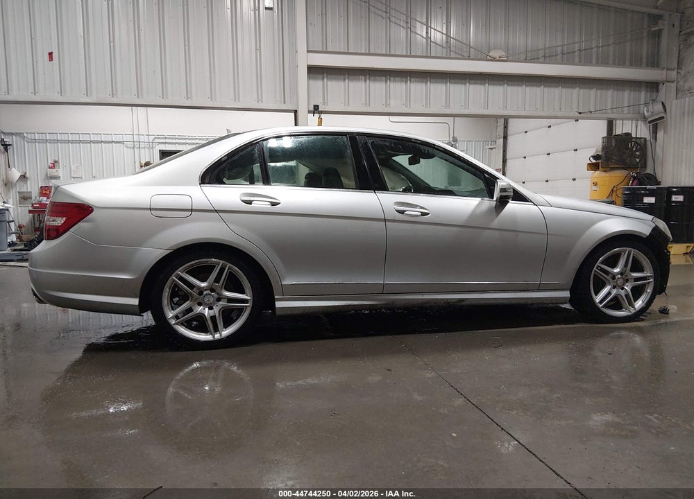 2013 MERCEDES-BENZ C 300 SPORT 4MATIC VIN: WDDGF8AB6DG138169