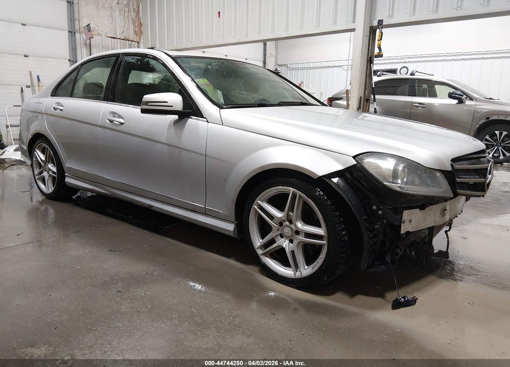 2013 MERCEDES-BENZ C 300 SPORT 4MATIC VIN: WDDGF8AB6DG138169