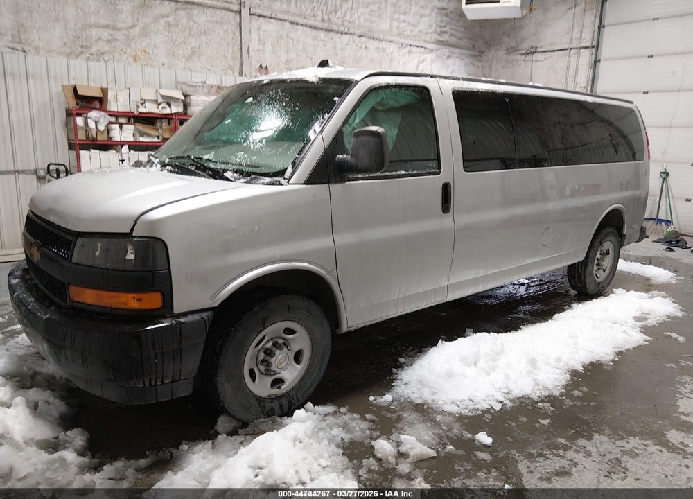 2023 CHEVROLET EXPRESS PASSENGER RWD 3500 EXTENDED WHEELBASE LS VIN: 1GAZGNFP4P1105982