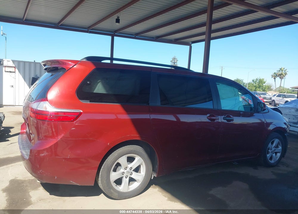 2017 TOYOTA SIENNA LE 8 PASSENGER VIN: 5TDKZ3DC5HS804758