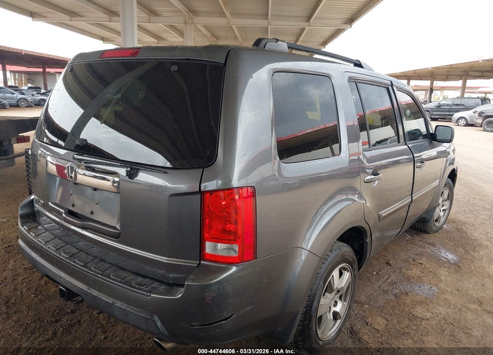 2011 HONDA PILOT EX-L VIN: 5FNYF3H50BB014231