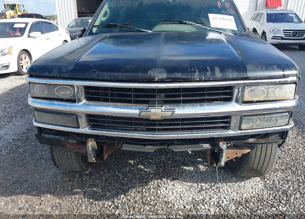 1995 CHEVROLET SUBURBAN C1500 VIN: 1GNEC16KXSJ360361