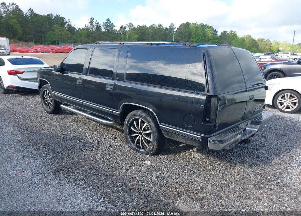 1995 CHEVROLET SUBURBAN C1500 VIN: 1GNEC16KXSJ360361