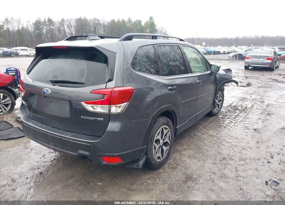 2020 SUBARU FORESTER PREMIUM VIN: JF2SKAJC5LH445570
