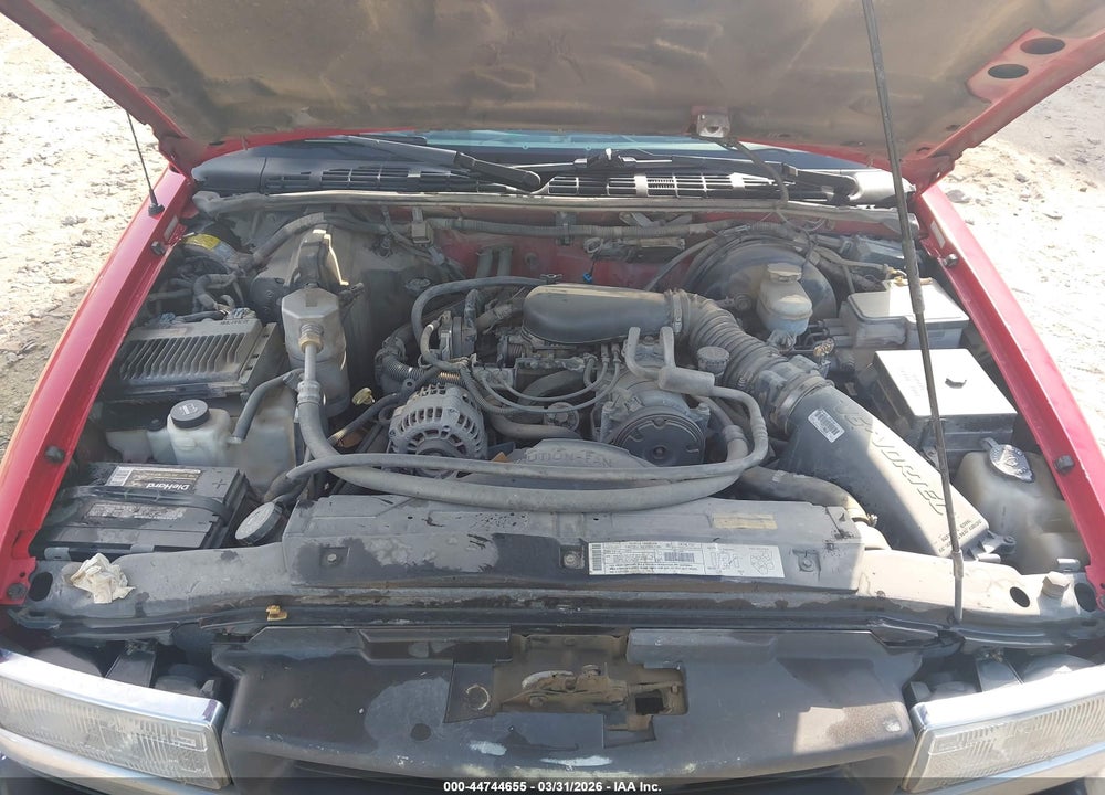2000 CHEVROLET BLAZER VIN: 1GNDT13W8Y2401897