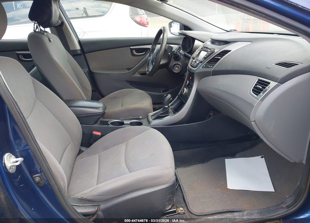 2016 HYUNDAI ELANTRA SE VIN: 5NPDH4AE3GH718165