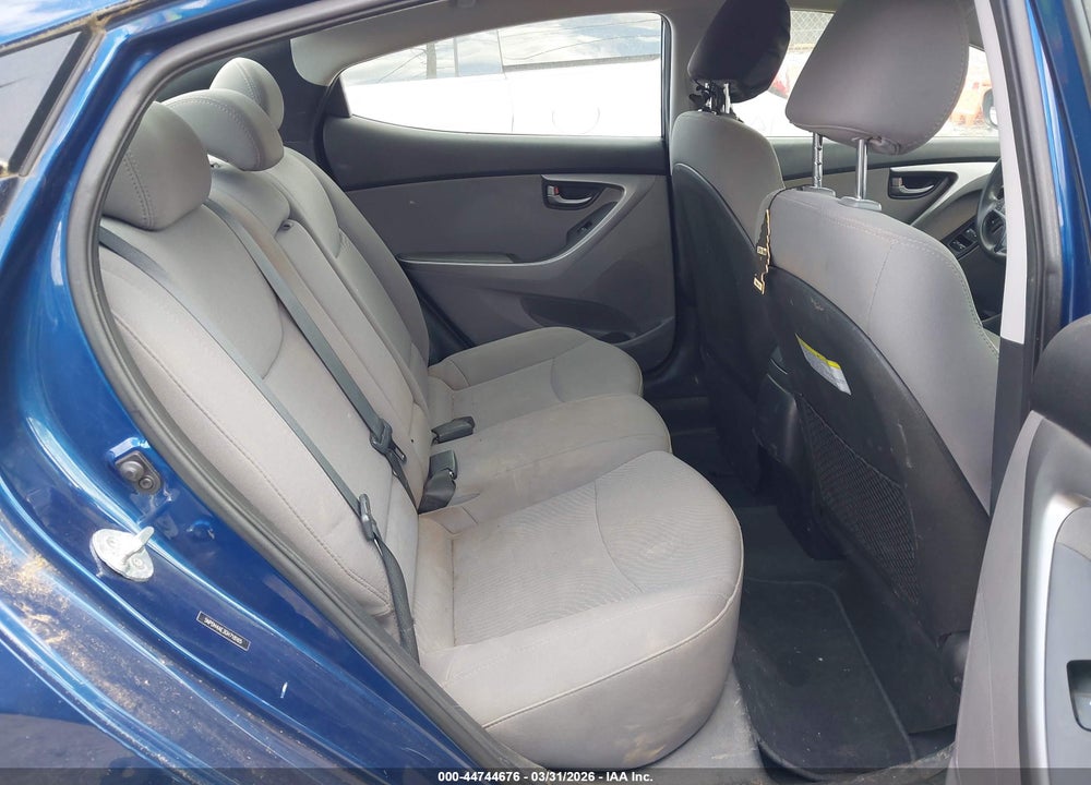 2016 HYUNDAI ELANTRA SE VIN: 5NPDH4AE3GH718165