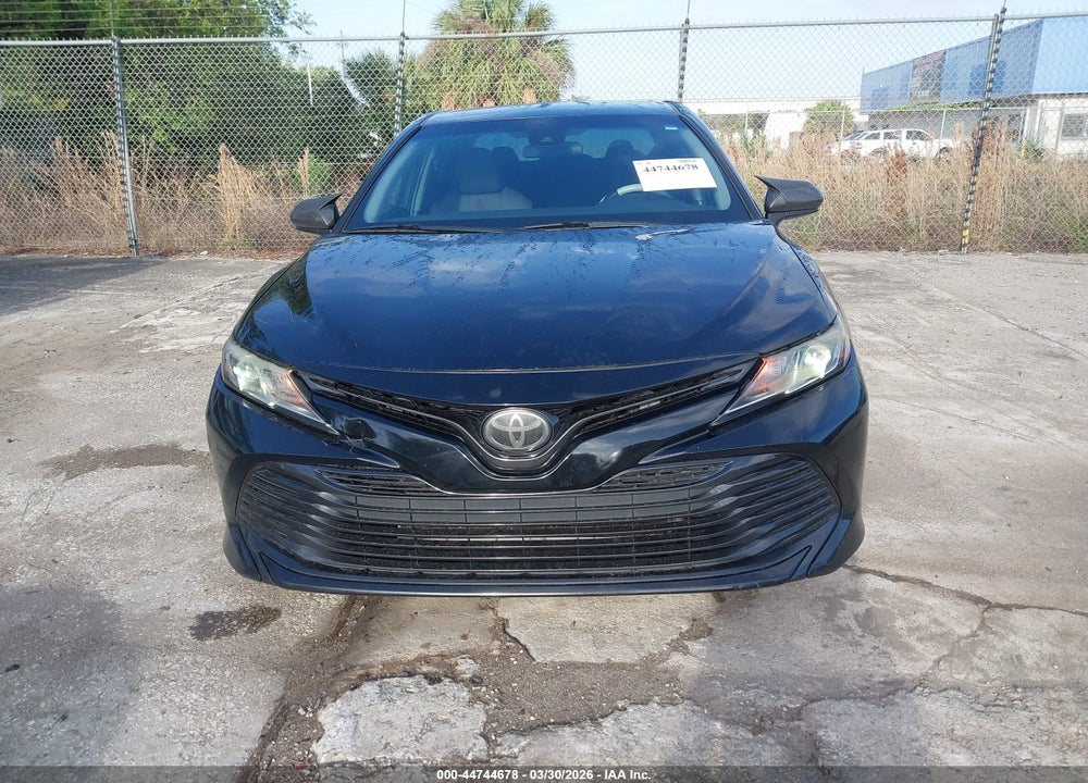 2019 TOYOTA CAMRY LE VIN: 4T1B11HK0KU734288