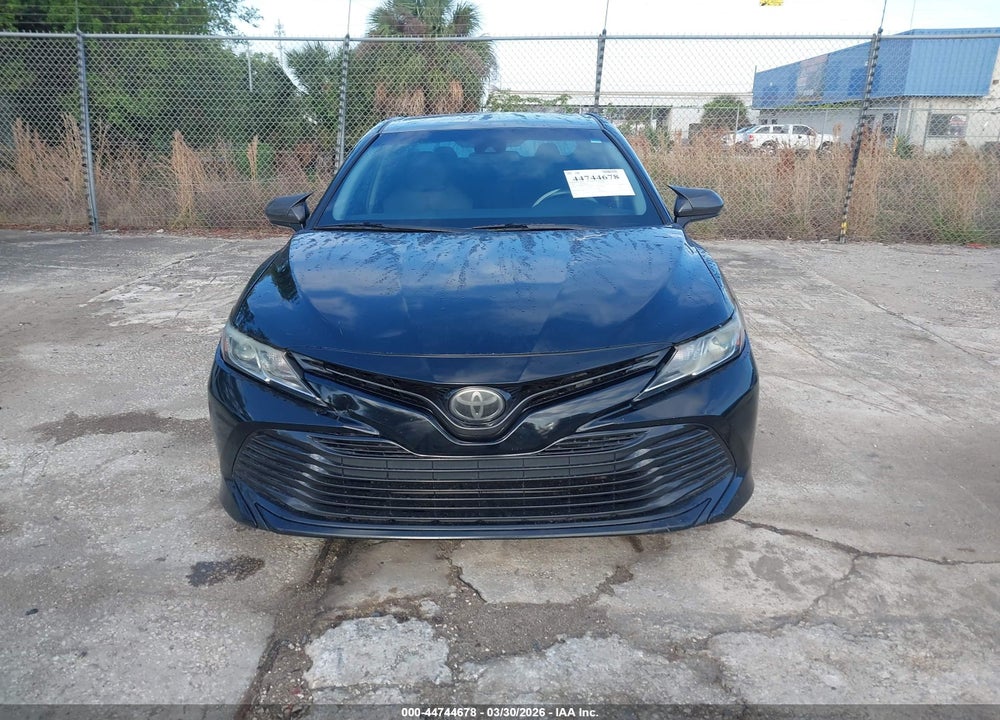 2019 TOYOTA CAMRY LE VIN: 4T1B11HK0KU734288