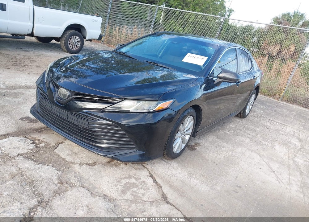 2019 TOYOTA CAMRY LE VIN: 4T1B11HK0KU734288