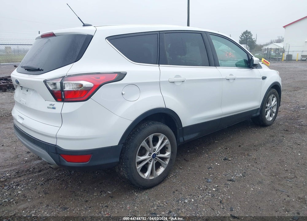 2017 FORD ESCAPE SE VIN: 1FMCU9GD1HUB00011
