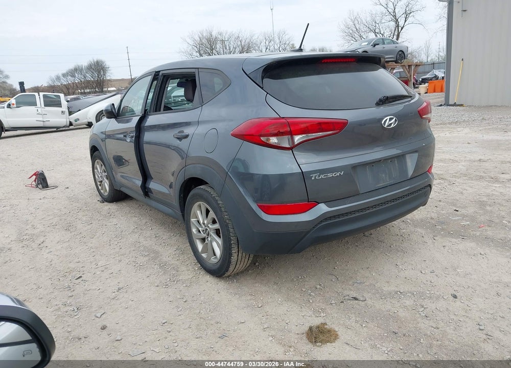 2016 HYUNDAI TUCSON SE VIN: KM8J23A45GU212084