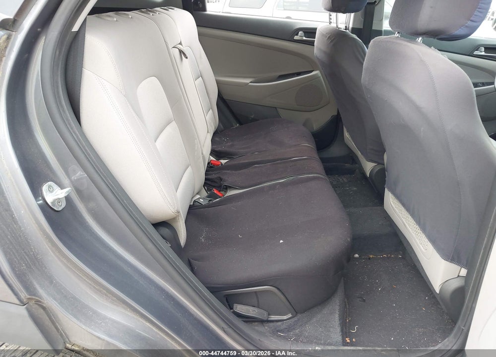 2016 HYUNDAI TUCSON SE VIN: KM8J23A45GU212084