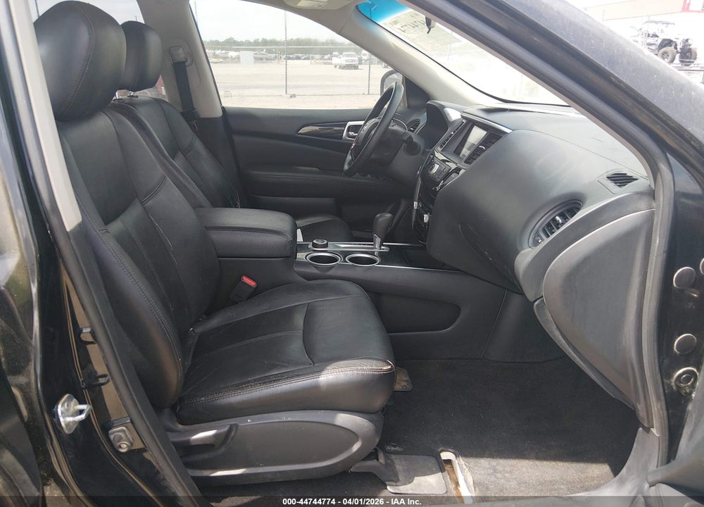 2014 NISSAN PATHFINDER S VIN: 5N1AR2MMXEC673172