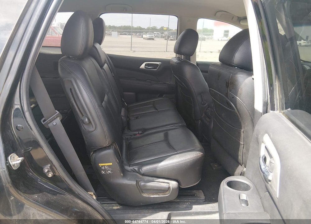 2014 NISSAN PATHFINDER S VIN: 5N1AR2MMXEC673172