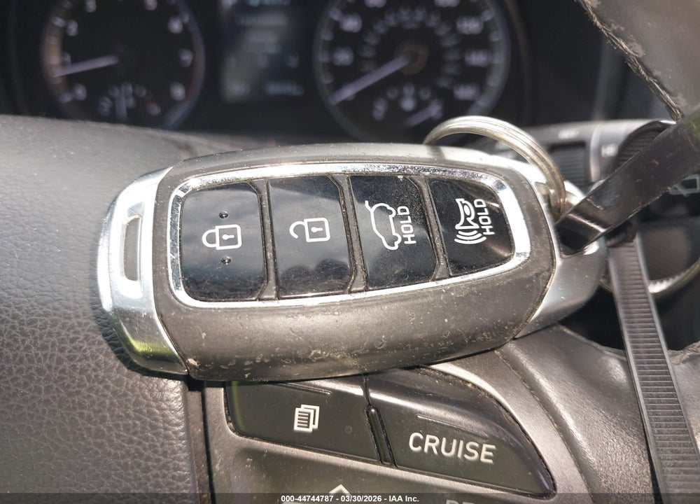 2018 HYUNDAI KONA SEL VIN: KM8K2CAA3JU082601