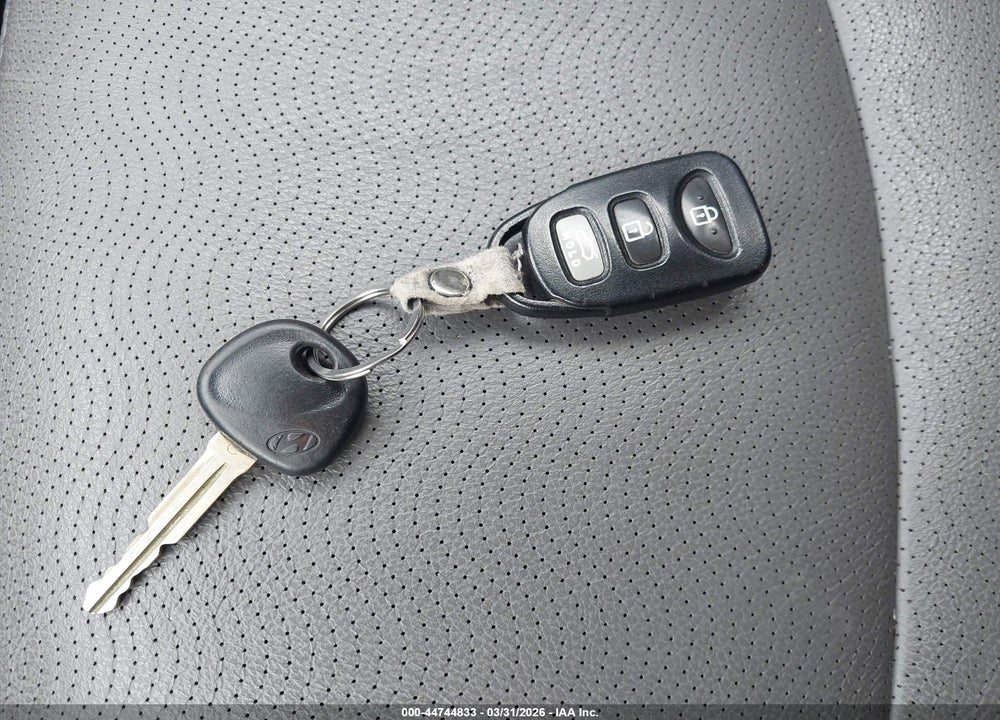 2011 HYUNDAI ELANTRA LIMITED VIN: 5NPDH4AE3BH046410