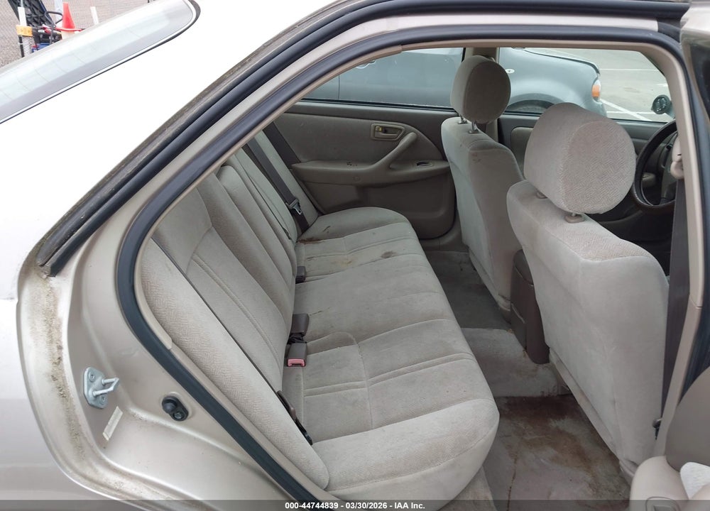 2001 TOYOTA CAMRY CE VIN: 4T1BG22K11U772270