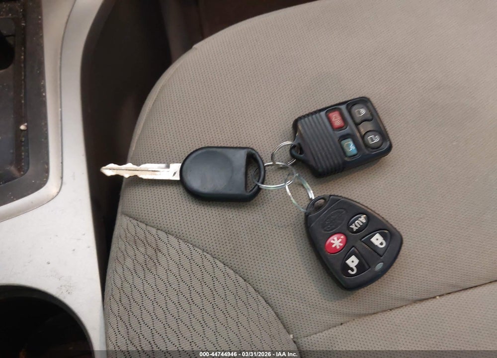 2008 FORD FOCUS SE/SES VIN: 1FAHP35N58W212556