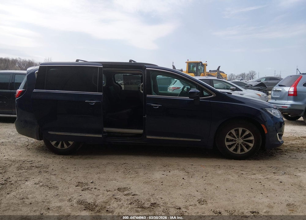 2017 CHRYSLER PACIFICA TOURING-L VIN: 2C4RC1BG2HR657866