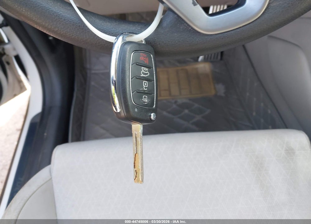 2016 HYUNDAI TUCSON SE VIN: KM8J33A41GU127496