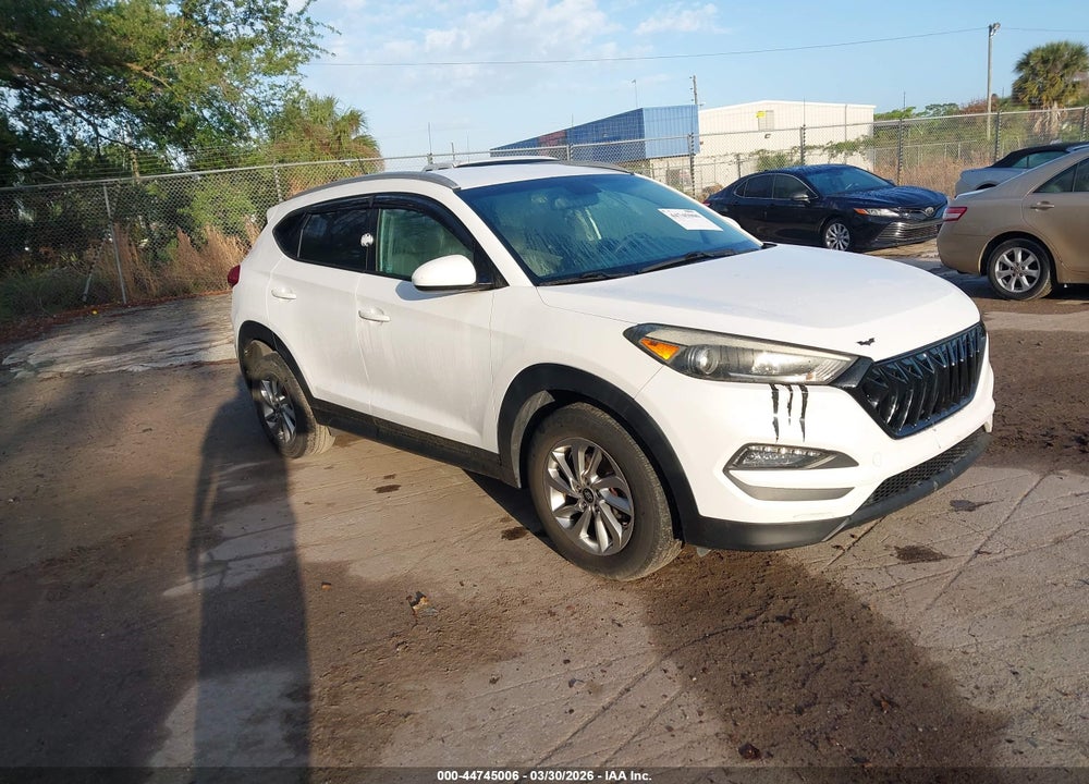 2016 HYUNDAI TUCSON SE VIN: KM8J33A41GU127496