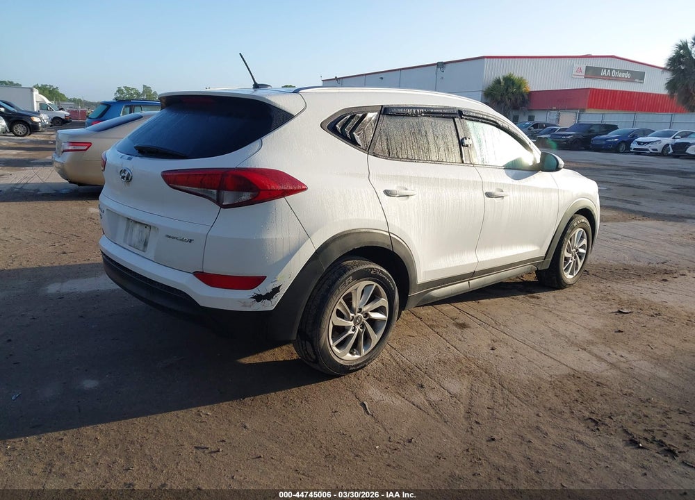 2016 HYUNDAI TUCSON SE VIN: KM8J33A41GU127496