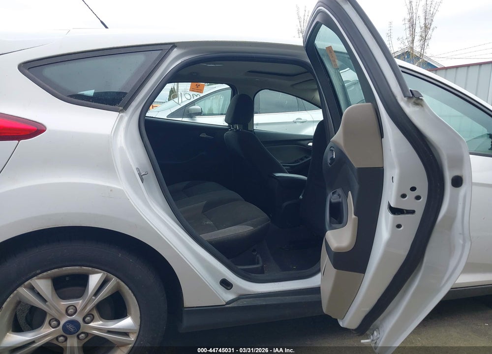 2014 FORD FOCUS SE VIN: 1FADP3K27EL332171