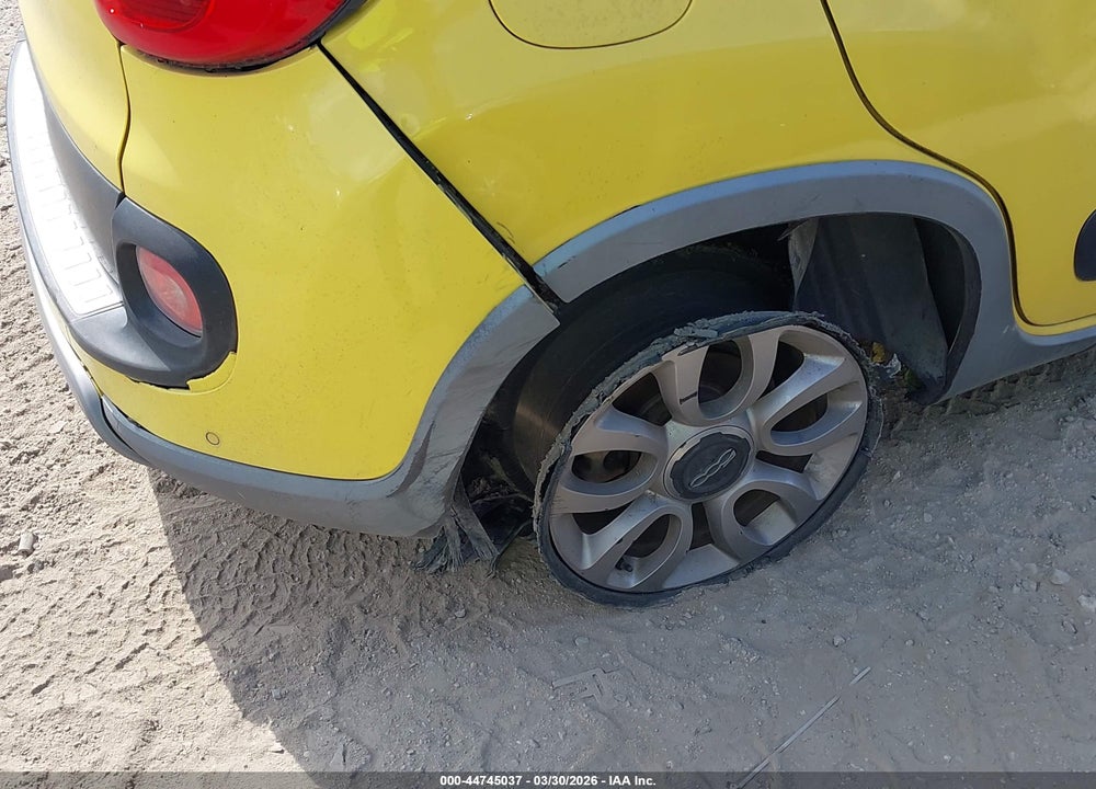 2014 FIAT 500L TREKKING VIN: ZFBCFADH5EZ029159