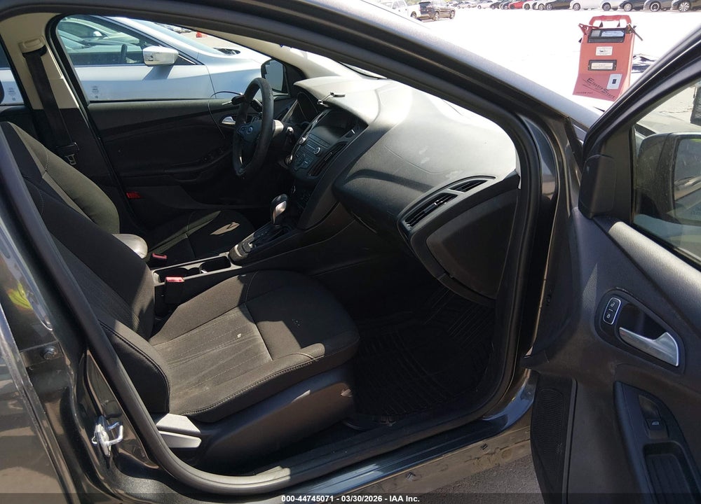 2018 FORD FOCUS SE VIN: 1FADP3K24JL330579