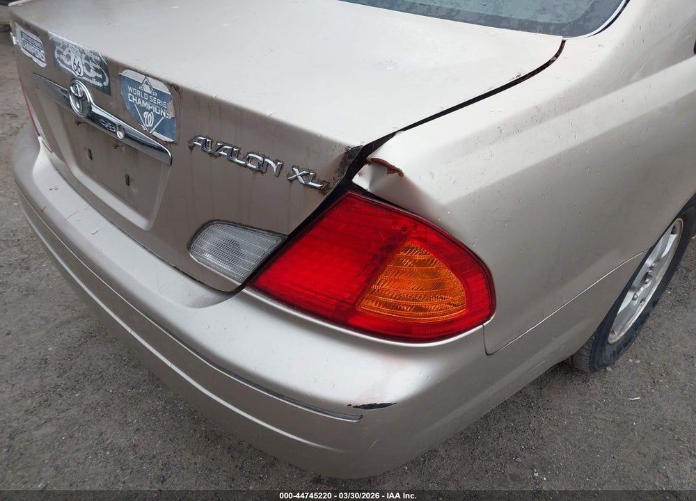 2002 TOYOTA AVALON XL VIN: 4T1BF28B12U250704