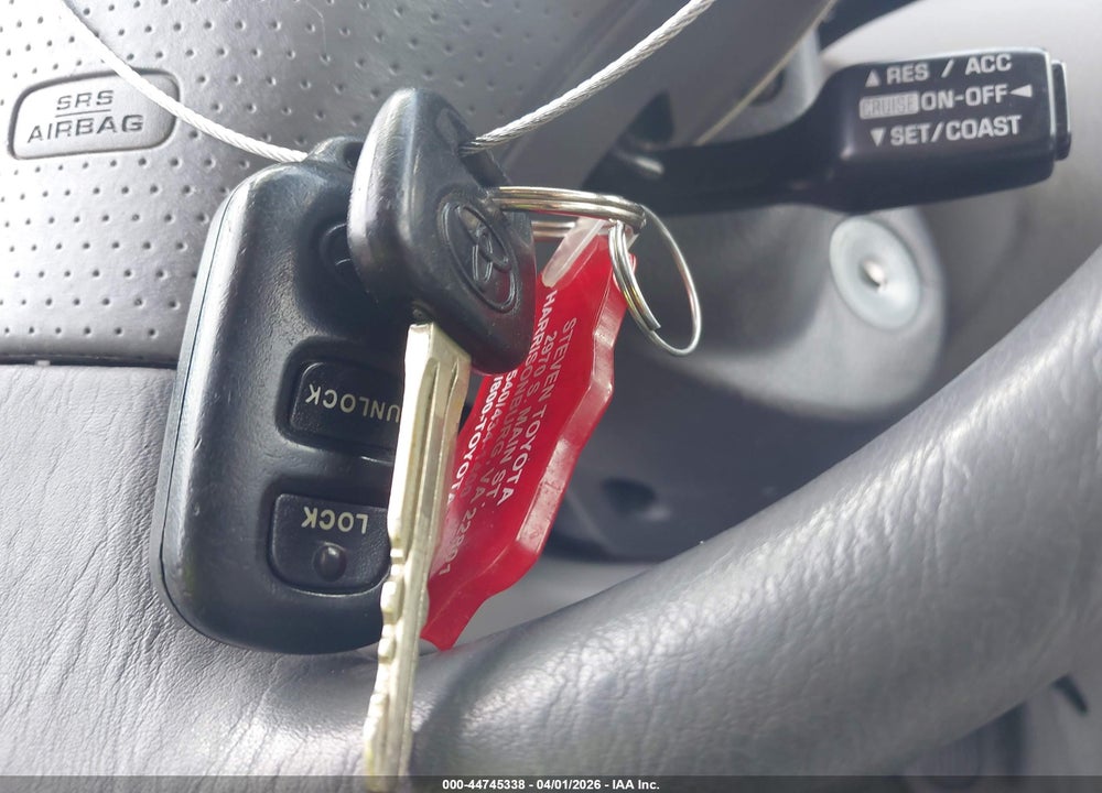 2003 TOYOTA COROLLA LE VIN: JTDBR32E030018513