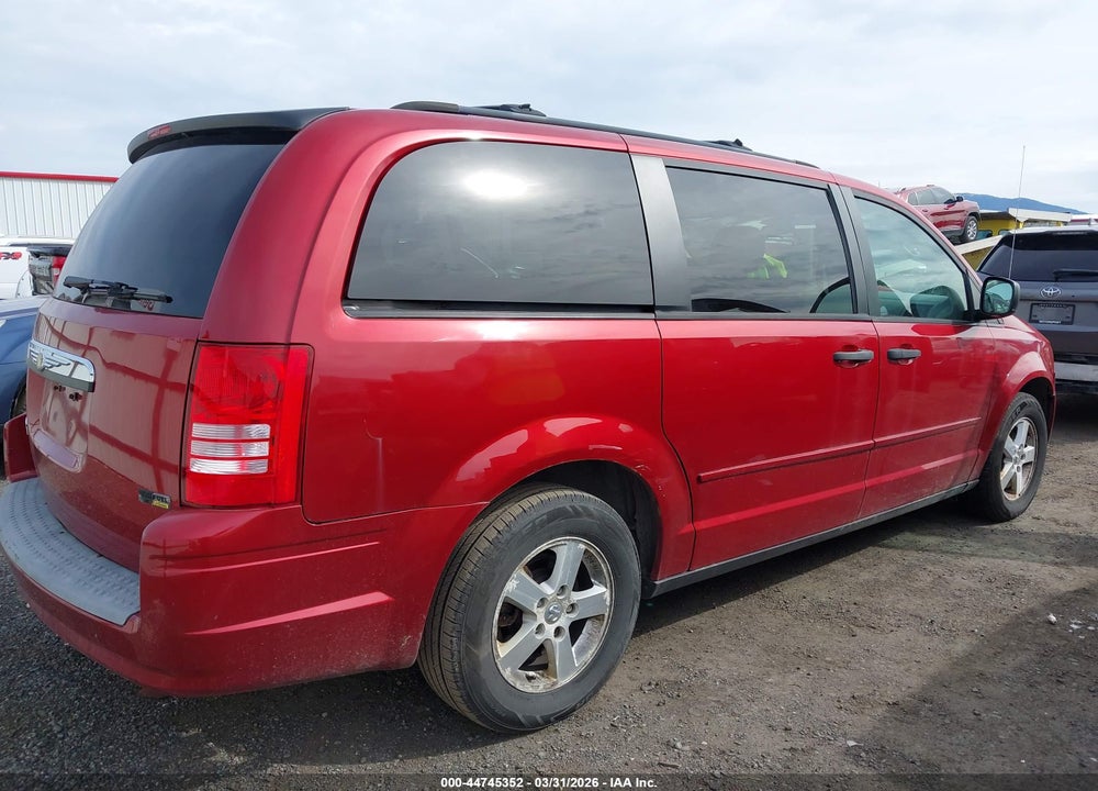 2008 CHRYSLER TOWN & COUNTRY LX VIN: 2A8HR44H38R601400