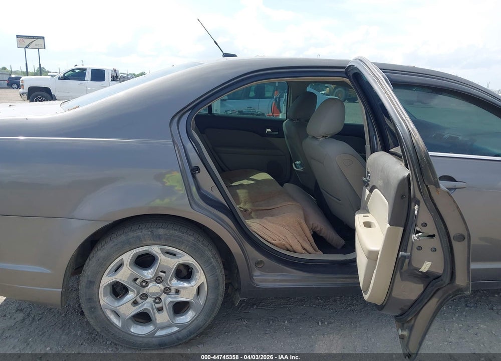 2010 FORD FUSION SE VIN: 3FAHP0HA9AR219848
