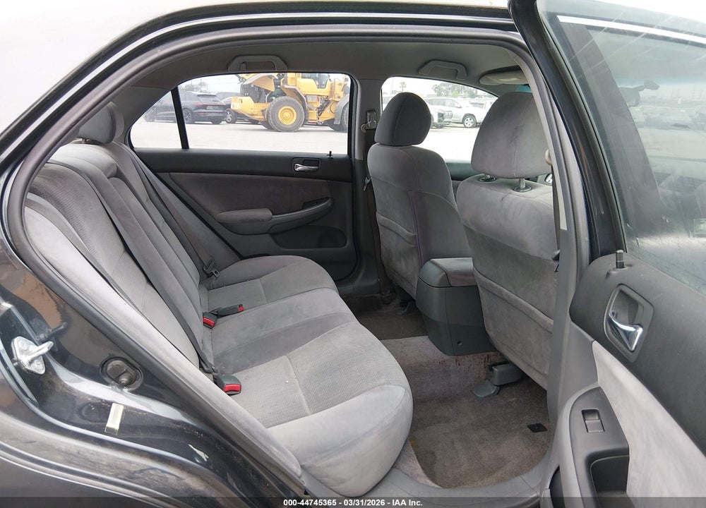 2004 HONDA ACCORD 2.4 LX VIN: JHMCM56384C024064