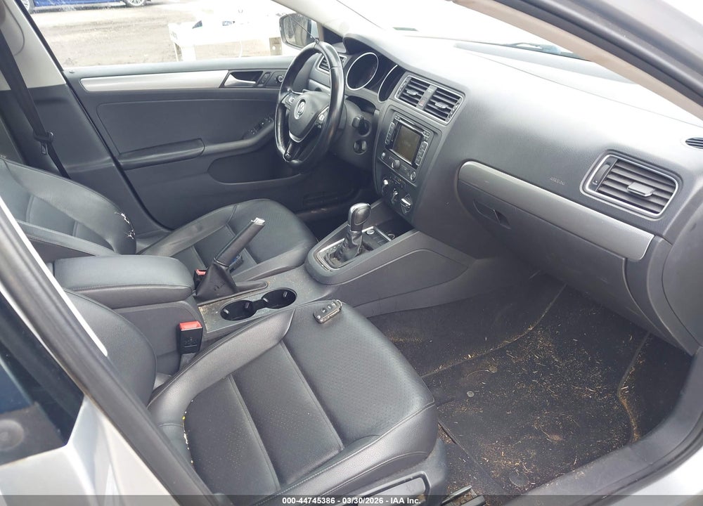 2015 VOLKSWAGEN JETTA 1.8T SE VIN: 3VWD07AJXFM227569
